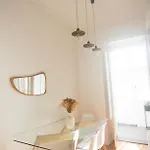 Artist's Retreat Near The Riverside With Ac Apartamento